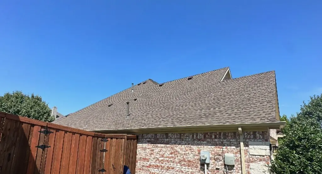 Completed roof replacement project in Goldenrod